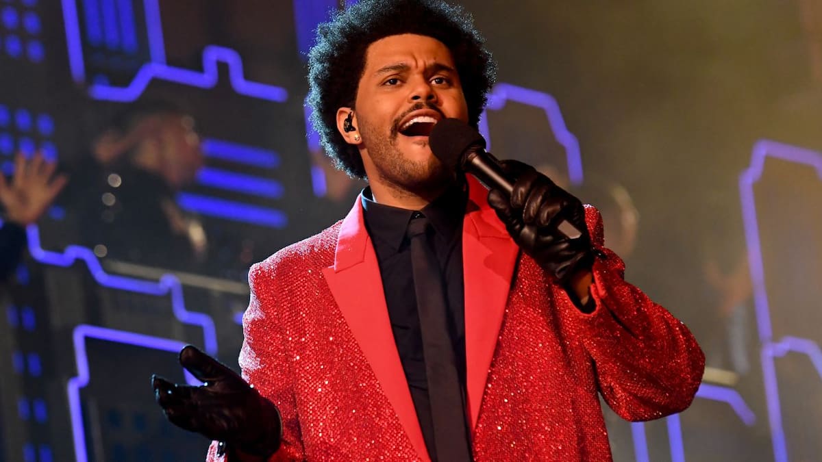 The Weeknd y su Blinding lights entran en la historia con su show en la Super Bowl 2021