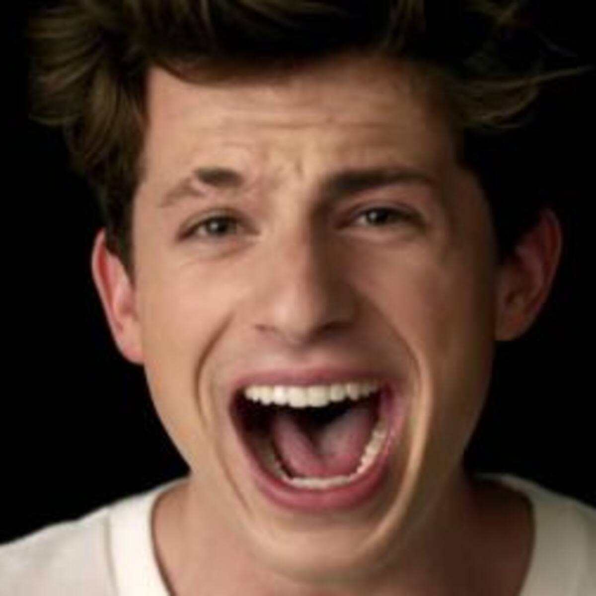 Así es el nuevo video de Charlie Puth!