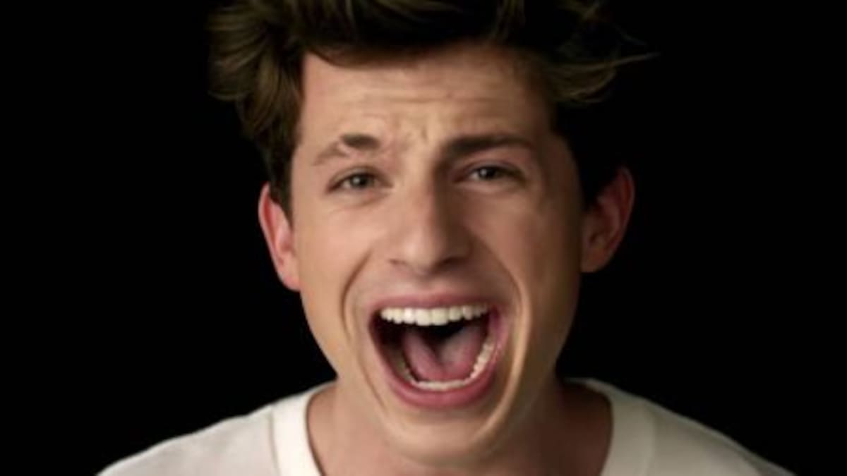 Así es el nuevo video de Charlie Puth!
