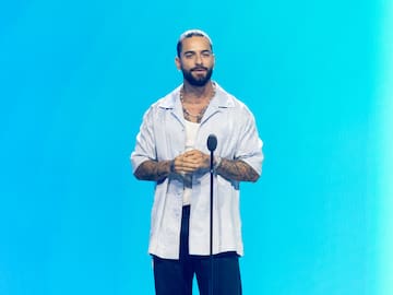 Maluma nos lleva directos al verano con 'Coco Loco'