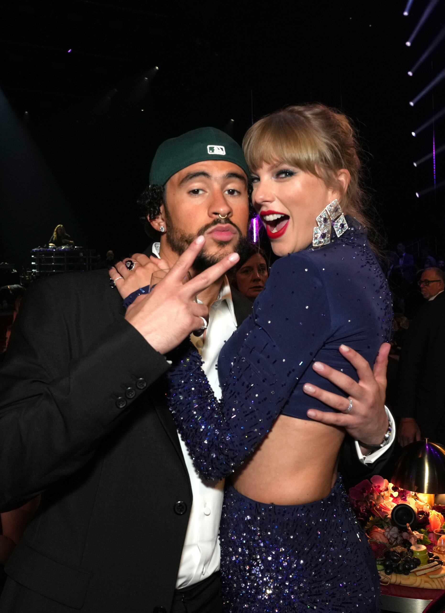 Bad Bunny y Taylor Swift en los Premios Grammy 2023 (Getty Images)