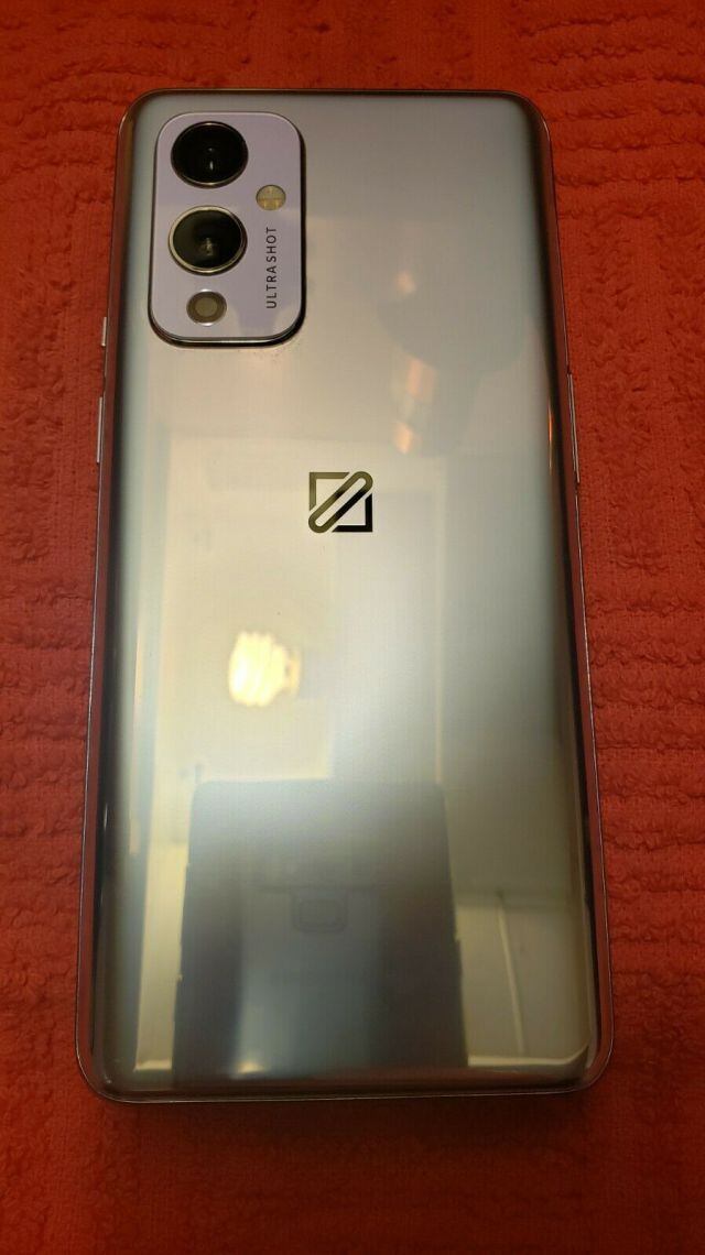 Un Oneplus 9 avistado en Ebay.