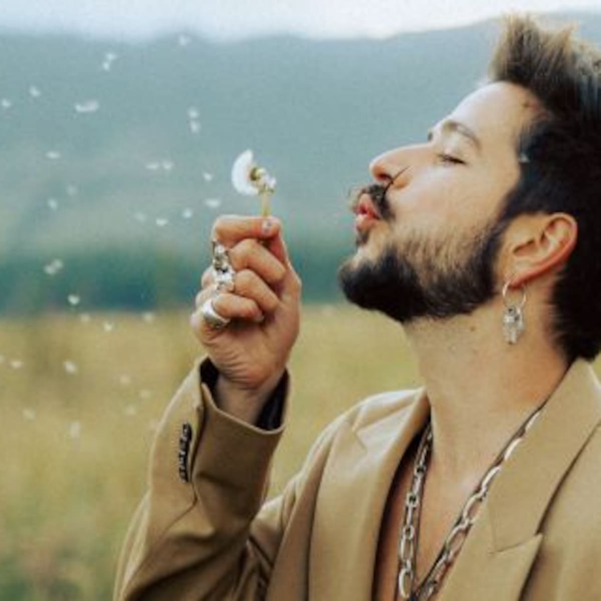 Camilo estrena 'El Árbol', la canción que abre el telón de su nuevo disco