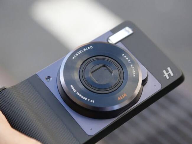 Hasselblad ya cruzó su camino con Motorola en el pasado.