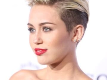 Miley Cyrus desvela Prisoner, su canción con Dua Lipa, y el resto de temas de Plastic hearts