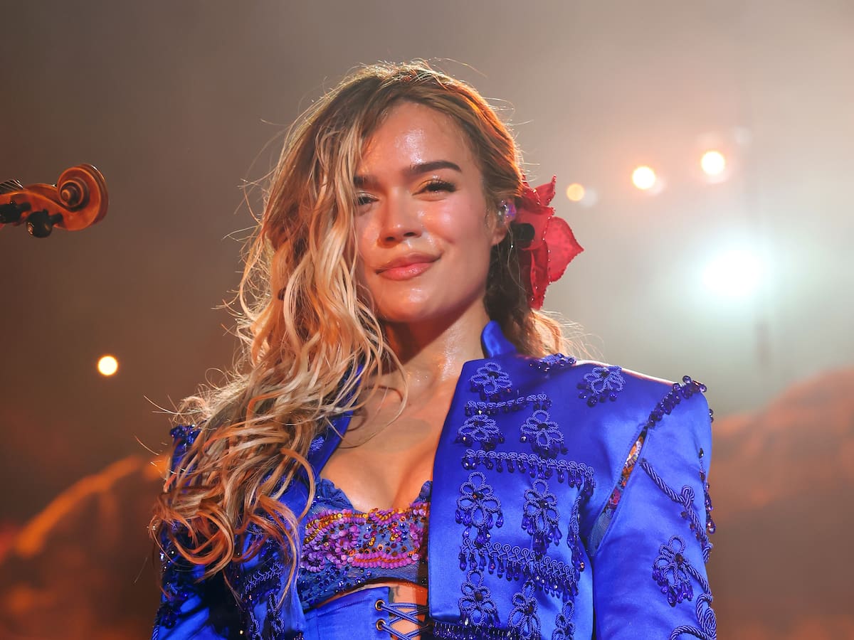 "No me voy a casar": la reacción de Karol G a una petición de matrimonio en directo