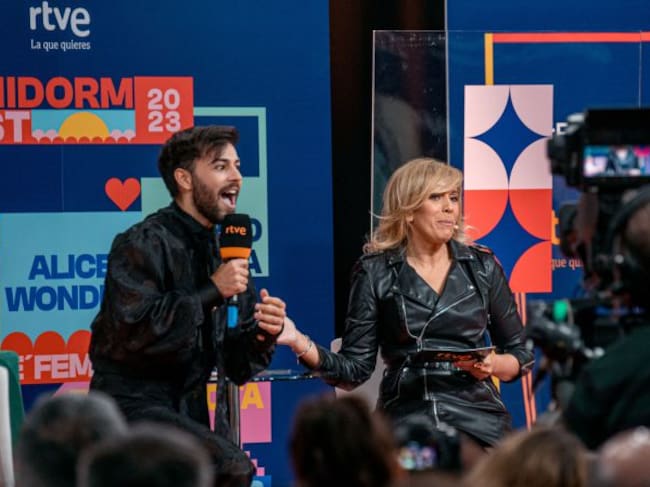 Agoney y María Eizaguierre.