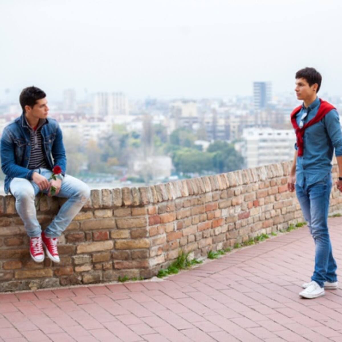 Qué hacer si tu colega se enrolla con tu ex