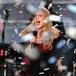 Adele recrea en Hyde Park la coreografía viral de Water under the bridge