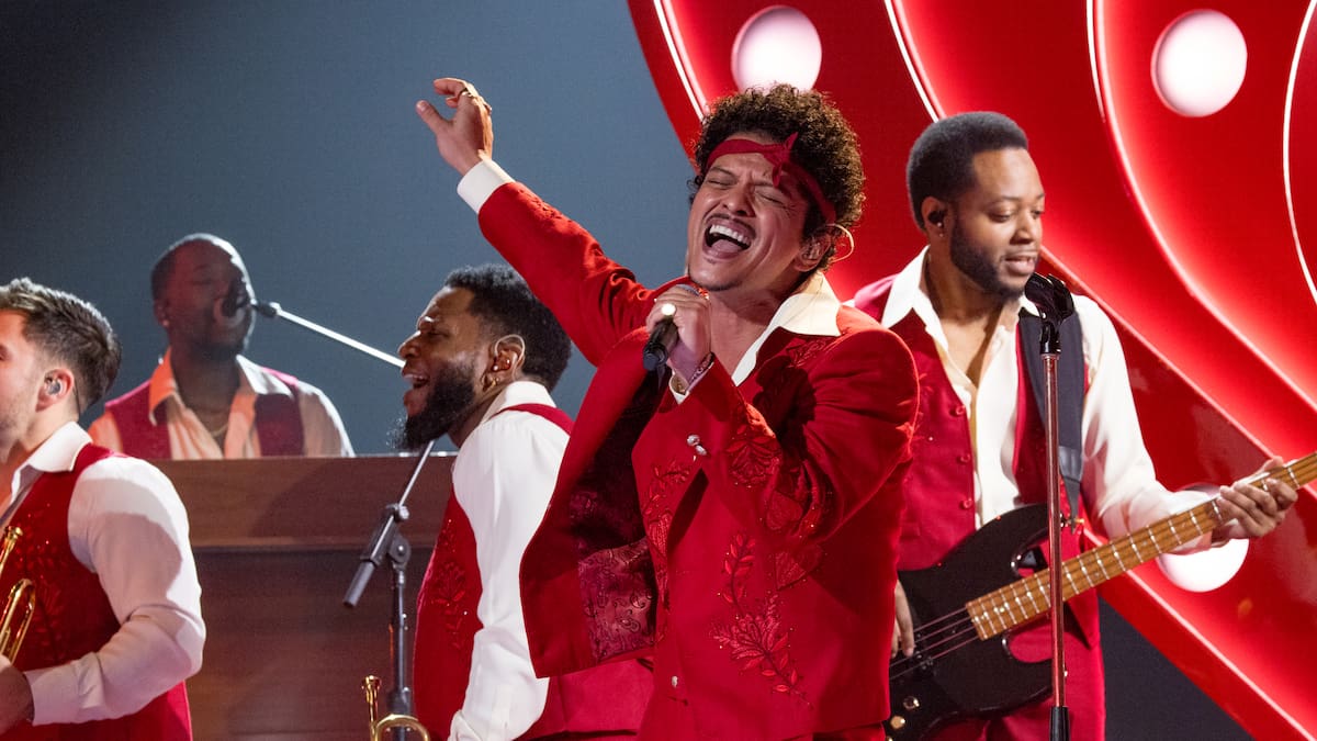 Bruno Mars desvela el tracklist de su disco 'The Romantic': 9 canciones y dos ausencias inesperadas