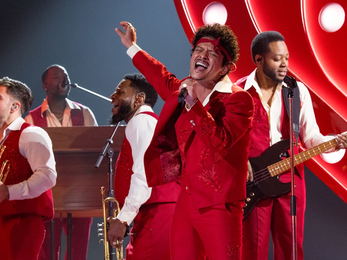 Bruno Mars desvela el tracklist de su disco 'The Romantic': 9 canciones y dos ausencias inesperadas