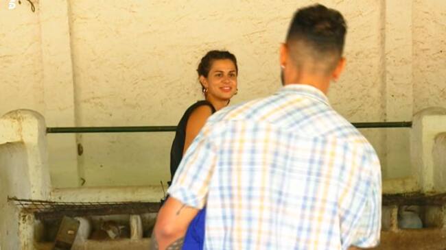 Miradas cómplices entre Omar Sánchez y Marina Ruiz en 'Pesadilla en El Paraíso'.