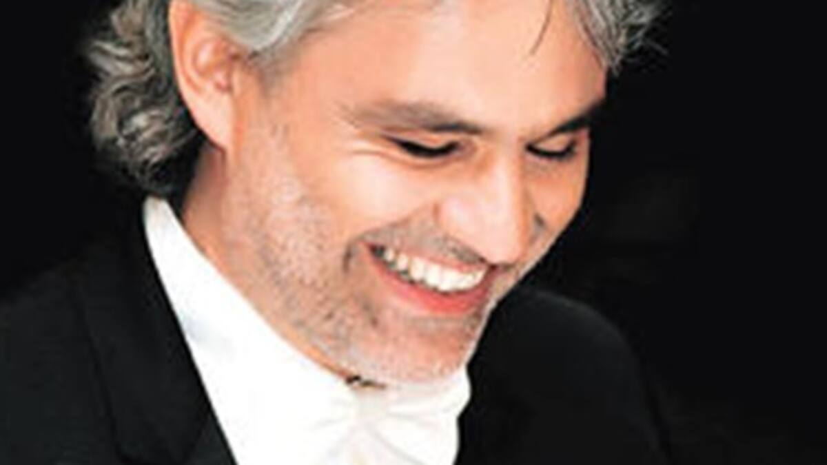 Bocelli hace duetos con J.Lo y Nelly Furtado