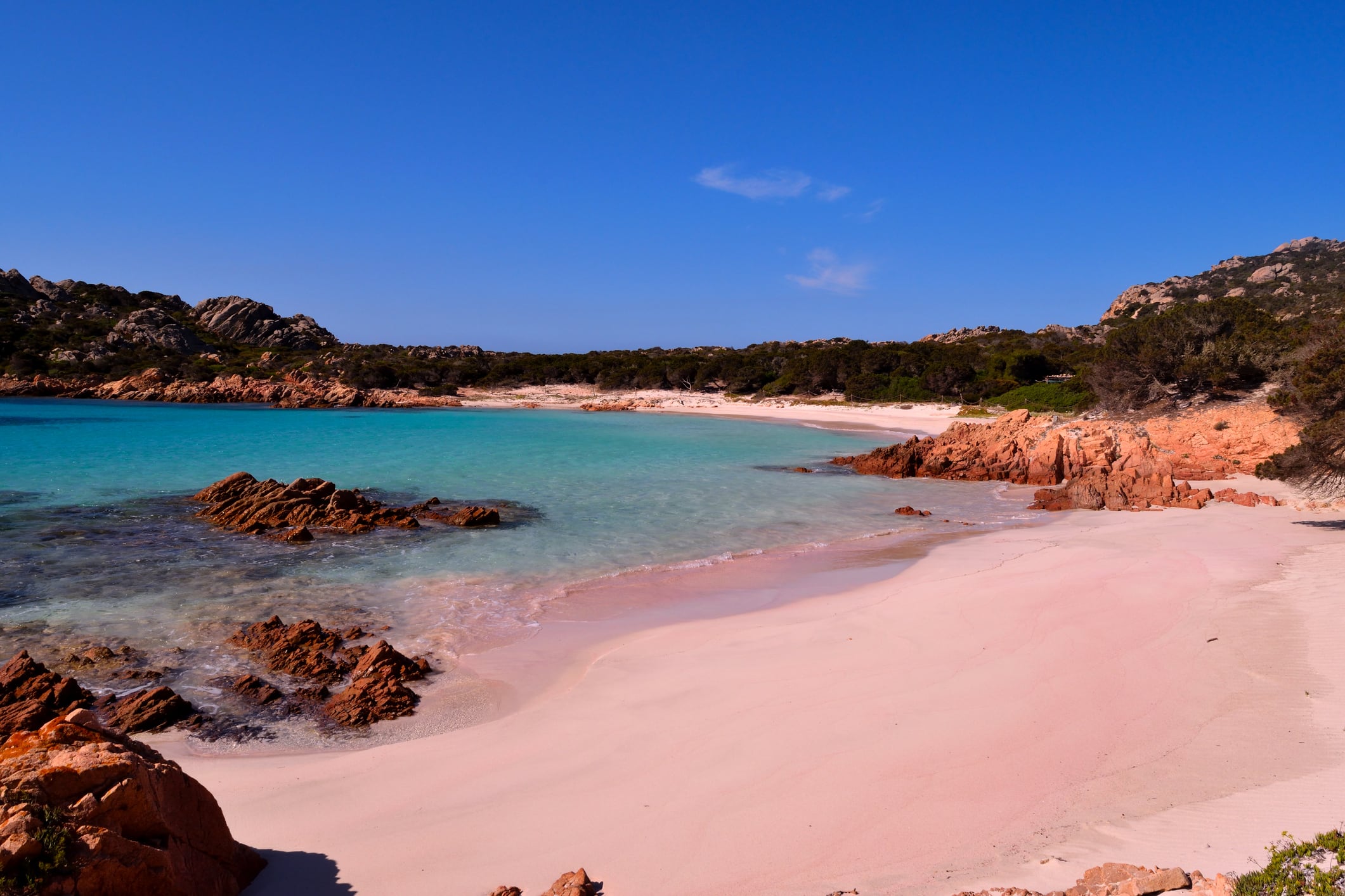 Spiaggia Rossa, en Cerdeña, Italia