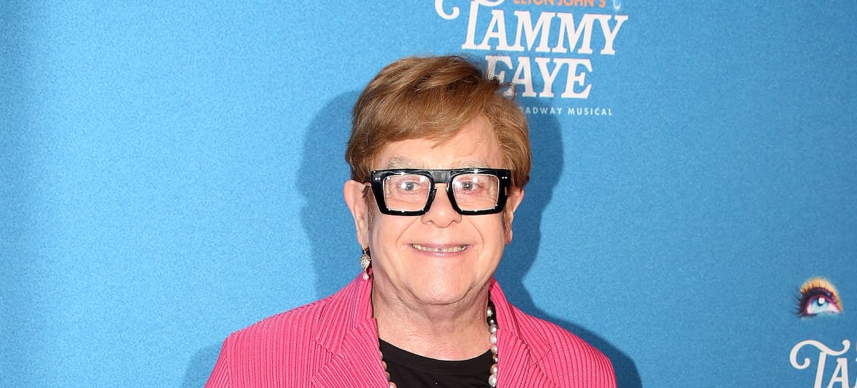 NUEVA YORK, NUEVA YORK - 14 de noviembre: Elton John asiste al estreno de su nuevo musical "Tammy Faye" en Broadway, en el Palace Theatre, el 14 de noviembre de 2024 en la ciudad de Nueva York. (Foto de Bruce Glikas/Getty Images)