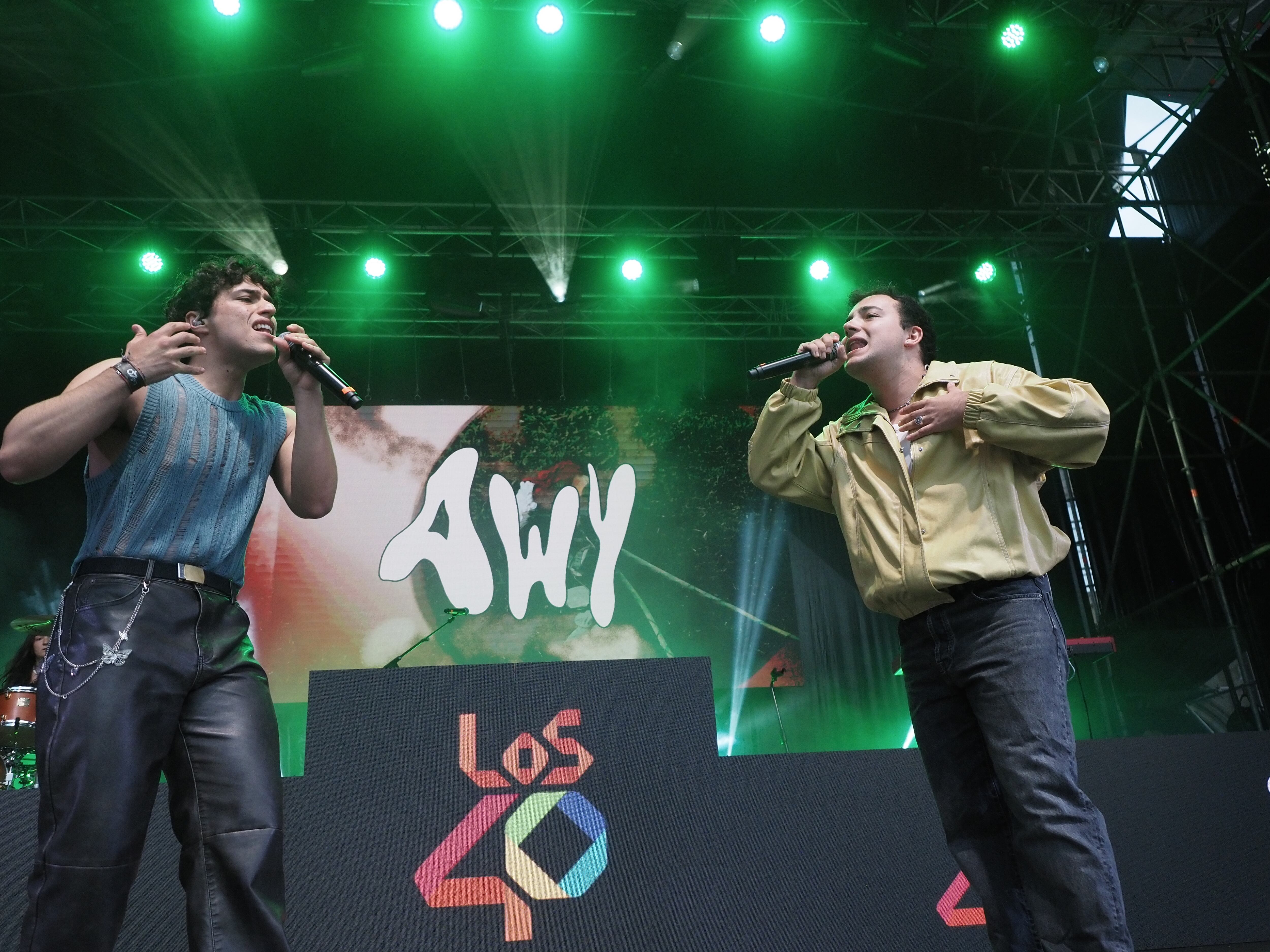 Estando en Santiago no podía falta la mejor música de los mejores grupos galegos. Awy, Leria y Javi Chapela pusieron el sabor local a nuestro show.