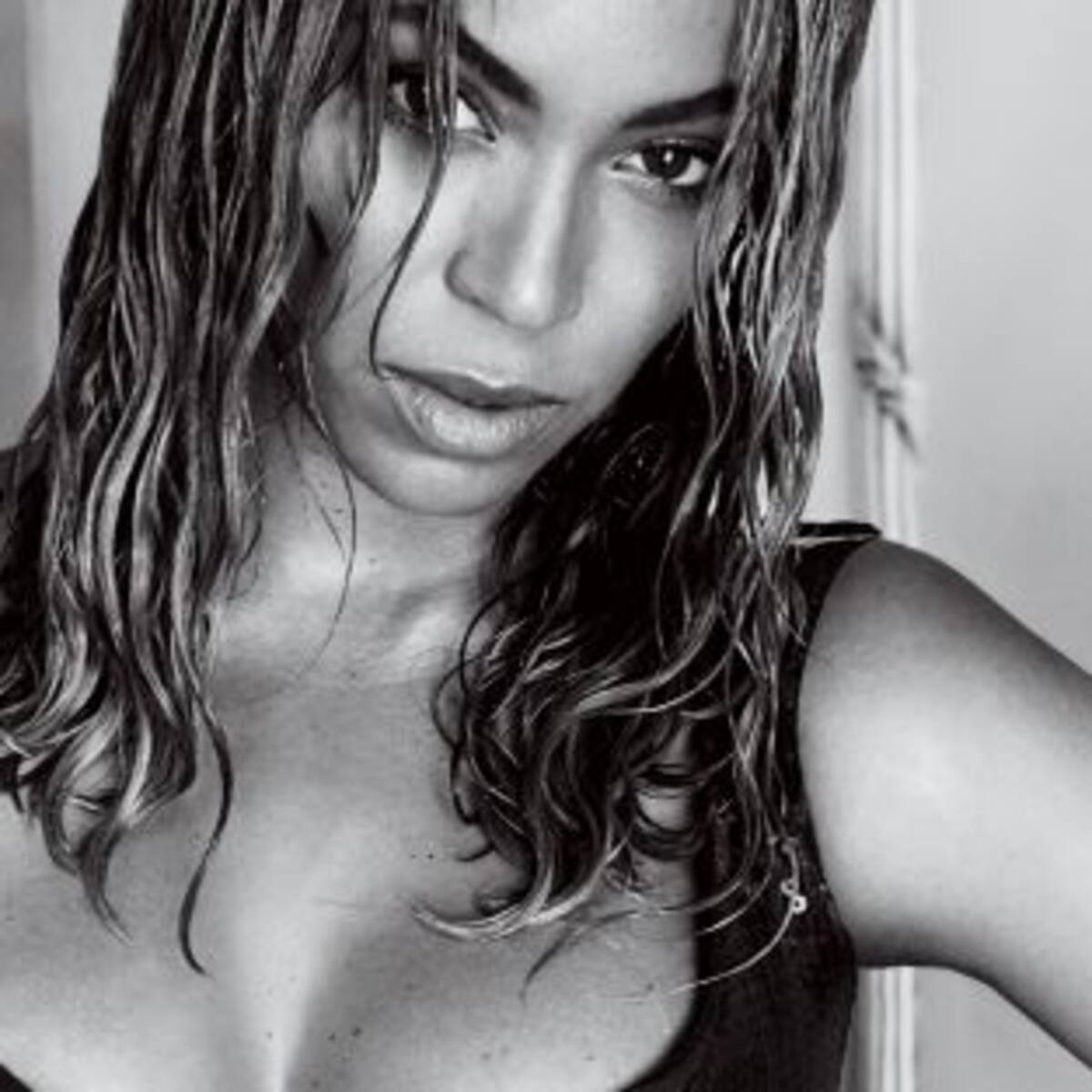 Beyoncé luce transpariencias para Vogue