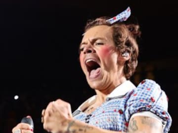 Harry Styles se disfraza de Dorothy de ‘El mago de Oz’ y lo borda por Halloween