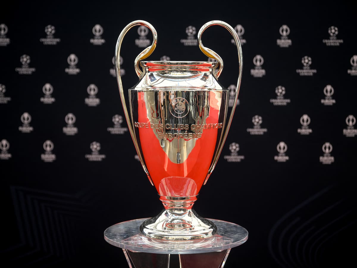 Resultados del Sorteo de los playoffs de la Champions League 2025/26: contra quién juega el Real Madrid y el Atlético de Madrid