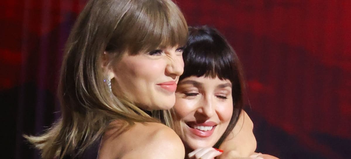 Taylor Swift y Dakota Johnson, en los MTV VMAs 2026.