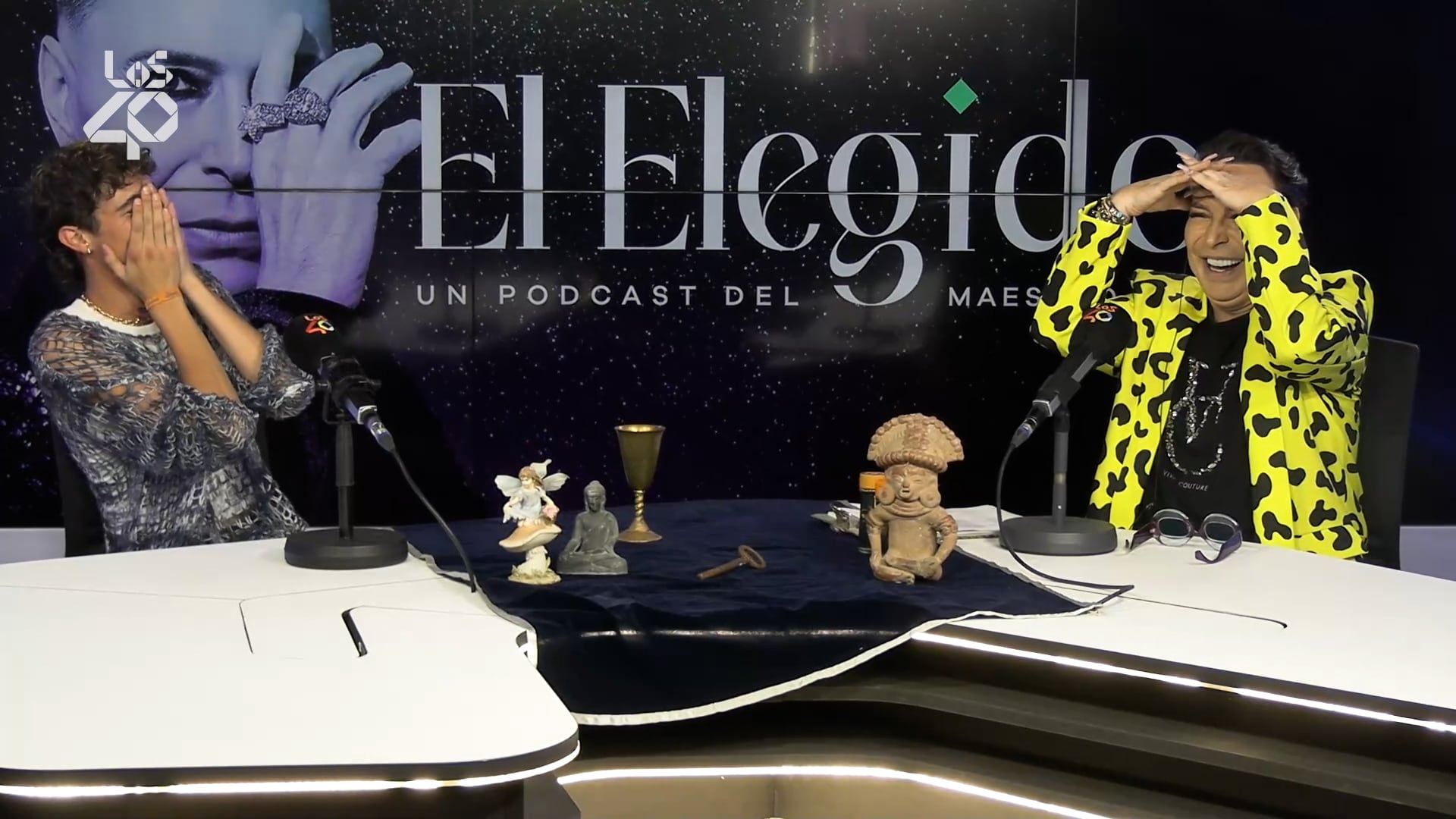 Álvaro Mayo y el Maestro Joao en el 3x01 de &#039;El Elegido&#039;. / LOS40