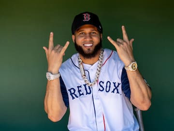 El Alfa anuncia su retirada de la música para "guardar luto" por la muerte de su abuela: "Su felicidad era verme triunfar"