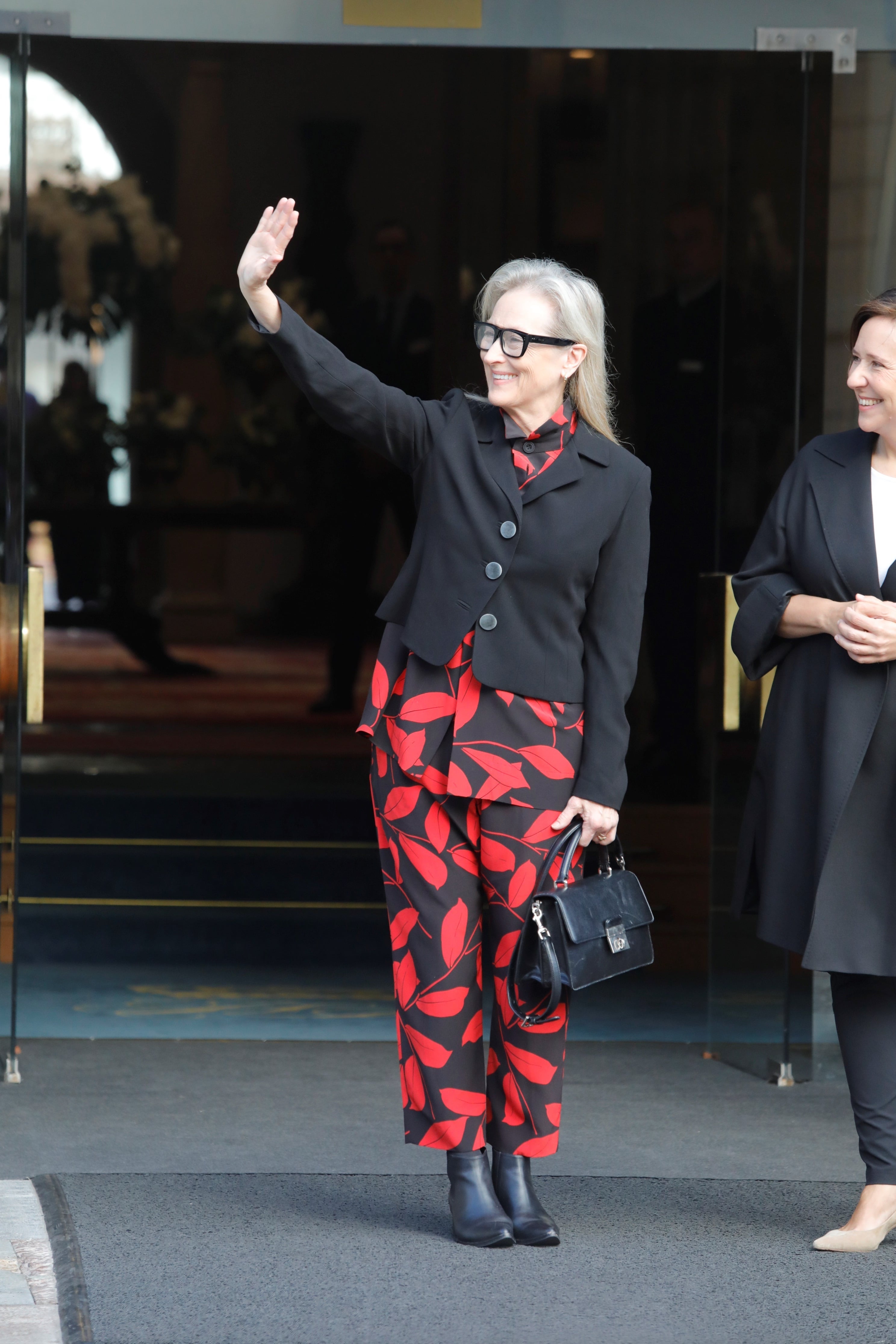 Meryl Streep, esta mañana, en su recibimiento oficial en el exterior del Hotel de la Reconquista en Oviedo.