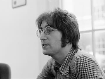 Cómo unas gafas de abuelita acabaron con los complejos de John Lennon