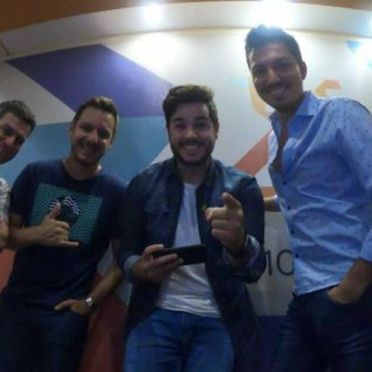 ¡El Jony se fue a la playa con Cris Vanadia!