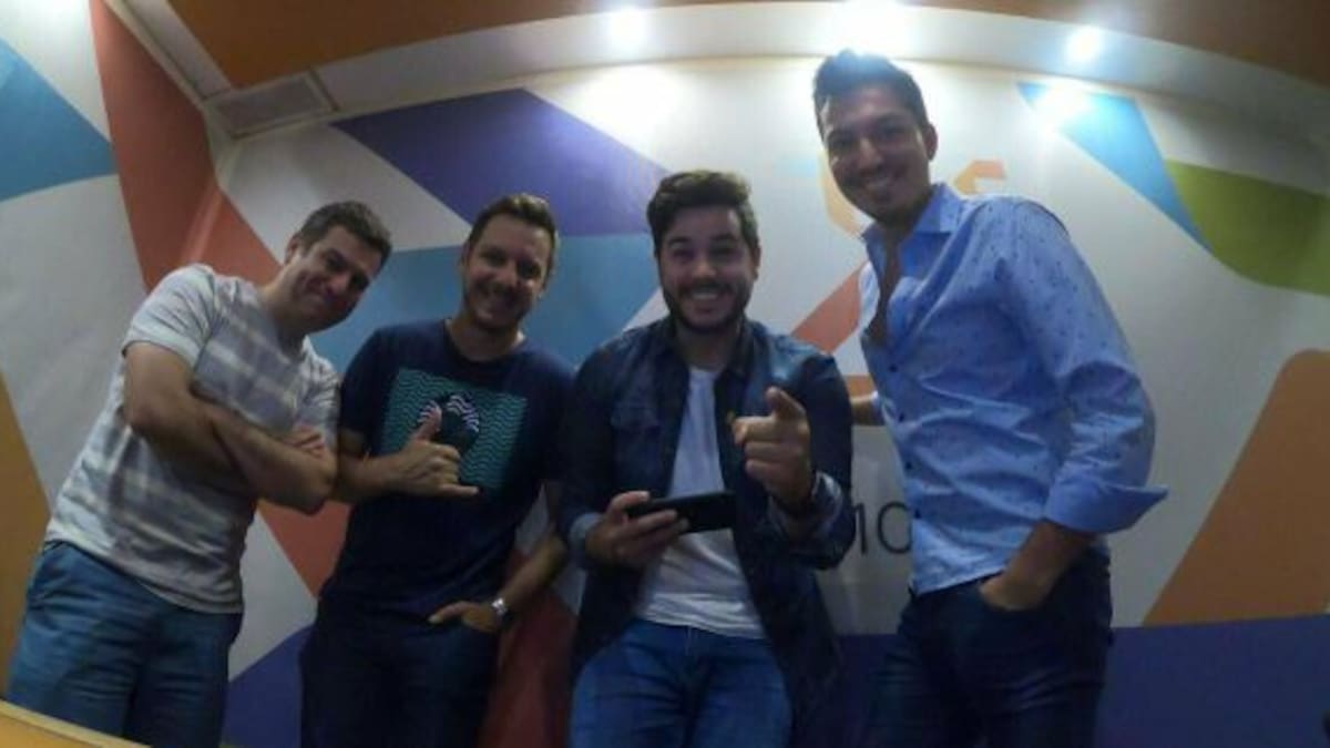 ¡El Jony se fue a la playa con Cris Vanadia!