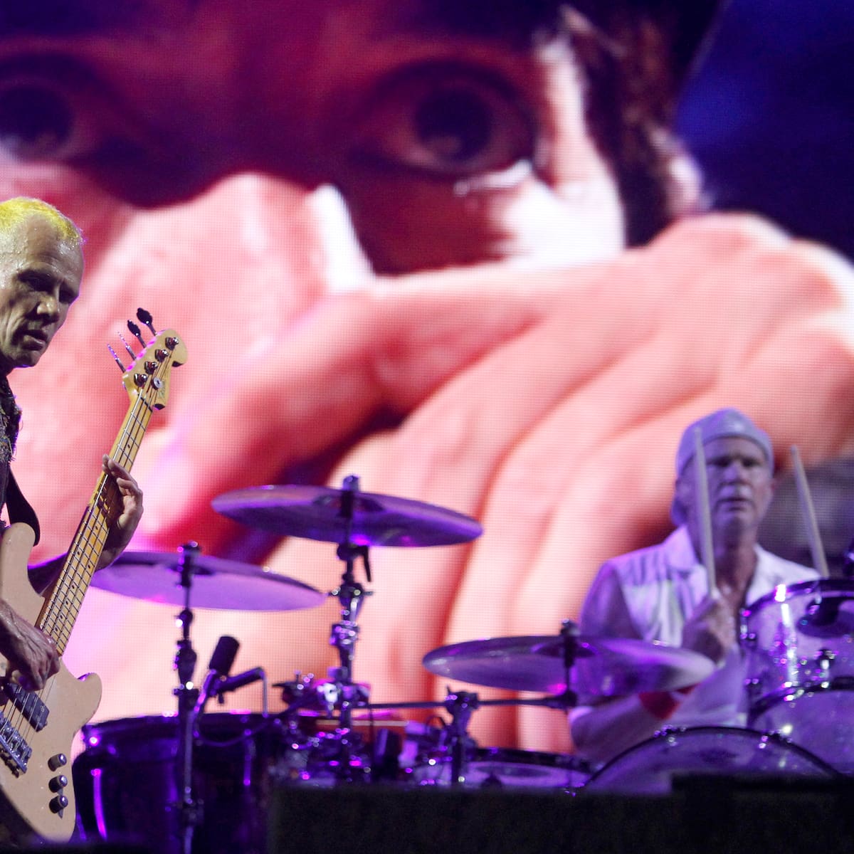 Red Hot Chili Peppers: la broma premonitoria de Flea haciendo snowboard en Montana