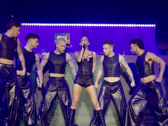 La versión más electrónica de La Beba ha llegado a LOS40 Primavera Pop con M4tr1x y un buen ruido para su abuelo que ha pedido ella para su abuelo que era la primera vez que iba a verla en directo.