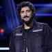 La hija de Antonio Orozco firma su primer contrato y muchos padres se identifican con la reacción del cantante