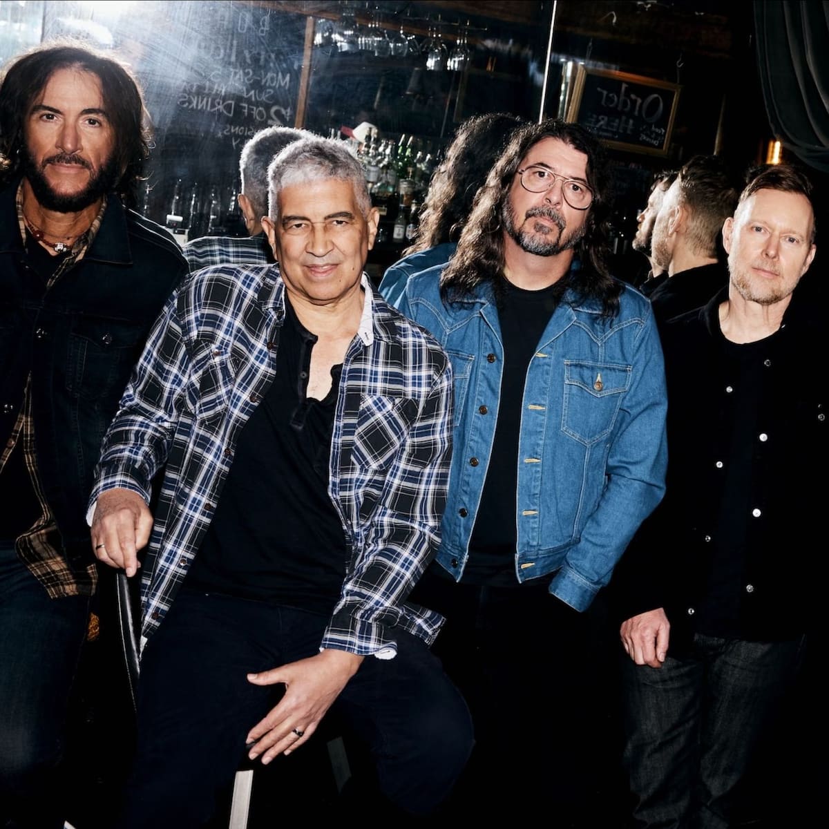 Estas son las tiendas de discos independientes de España donde el disco de Foo Fighters viene con un extra