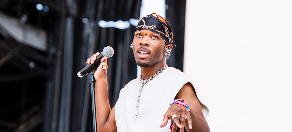 D4vd actuando durante el 'Festival de Música y Arte' de Bonnaroo 2024, el 15 de junio de 2024 en Manchester, Tennessee.