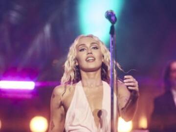 Así suena la versión de ‘Flowers’ de Miley Cyrus en flamenco y en español