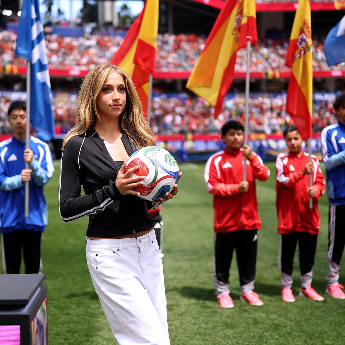 Tate McRae se convierte en el amuleto de La Roja en los cuartos de final del Mundial 2026