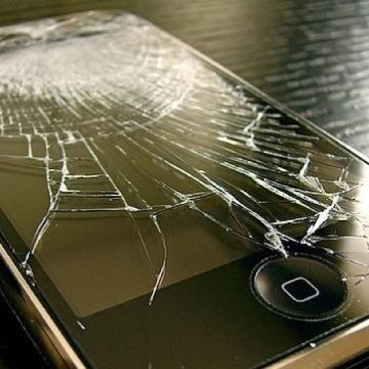 ¿Se te rompió la pantalla del celular? Con esta idea vas a poder arreglarla