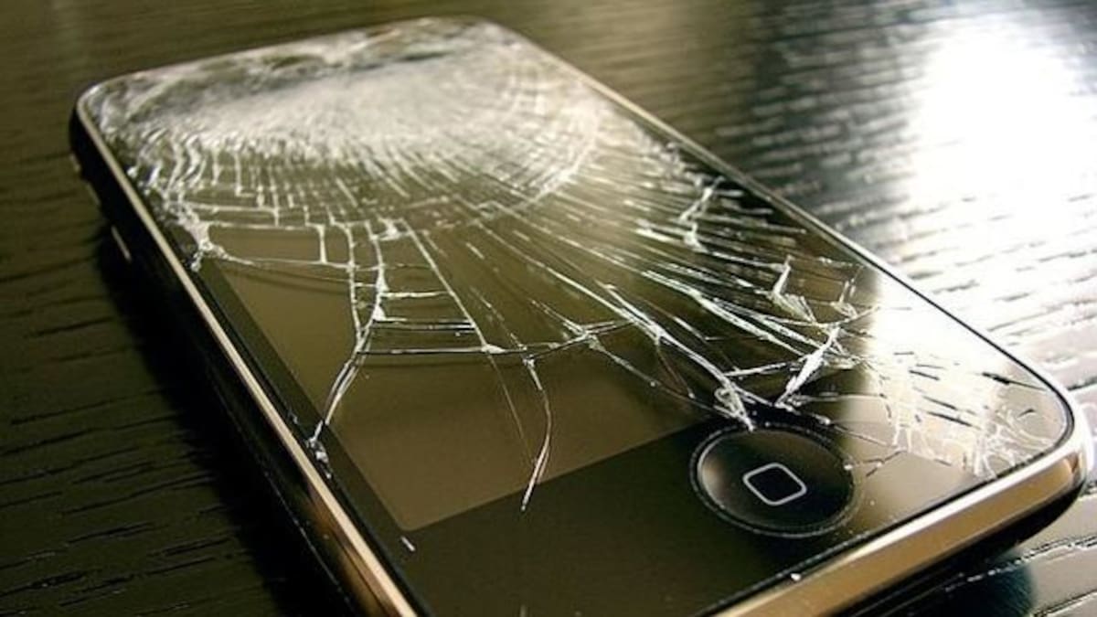 ¿Se te rompió la pantalla del celular? Con esta idea vas a poder arreglarla