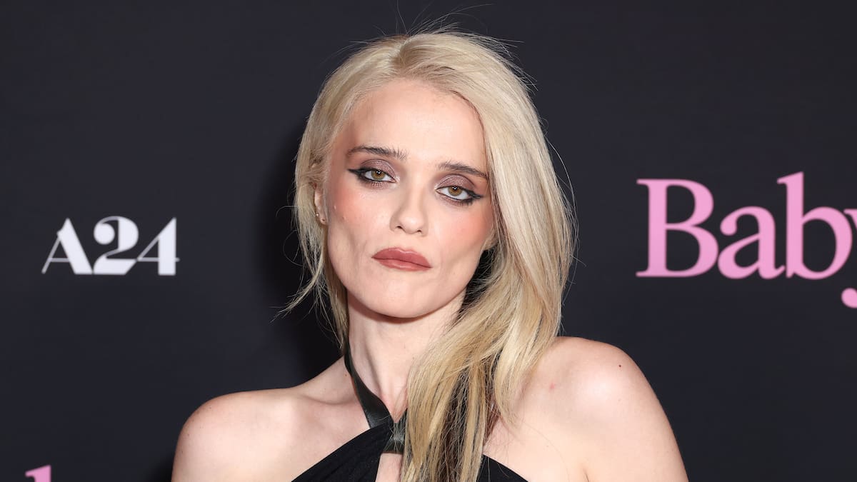 Qué pasó con Sky Ferreira: diez años obligada a no publicar música y ahora en el nuevo álbum de Charli XCX