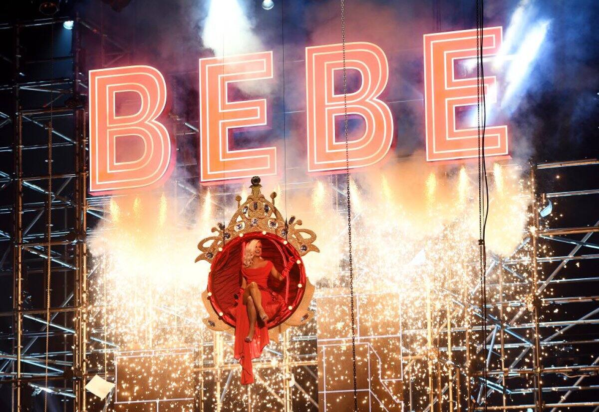 Bebe Rexah estuvo al mando de la conducción de los MTV EMAs