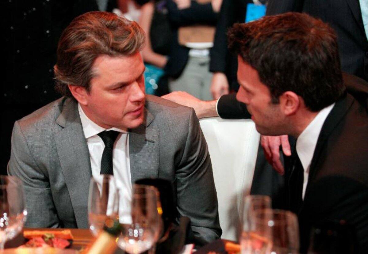 Ben Affleck & Matt Damon - Son amigos de la infancia y llegaron juntos a la pantalla grande. Escribieron juntos el guión de la peli Good Will Hunting, lo que les permitió entrar a la industria cinematográfica.