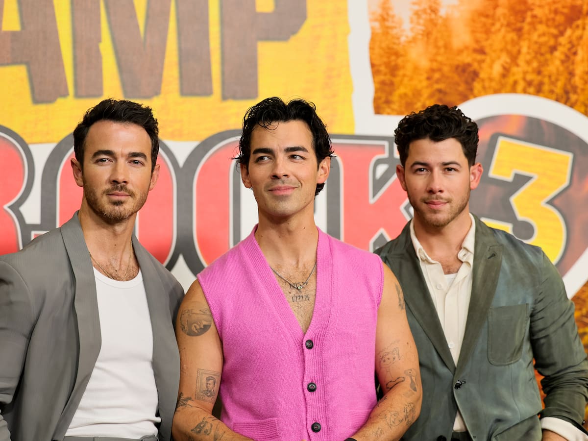 Jonas Brothers estrenan nueva canción en la inauguración de 'The Burning Up Tour All Over Again': Así suena 'Listen When Sad'