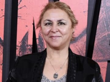 Megan Maxwell, la autora de éxito de literatura erótica, le hace una inesperada proposición a Jordi Évole