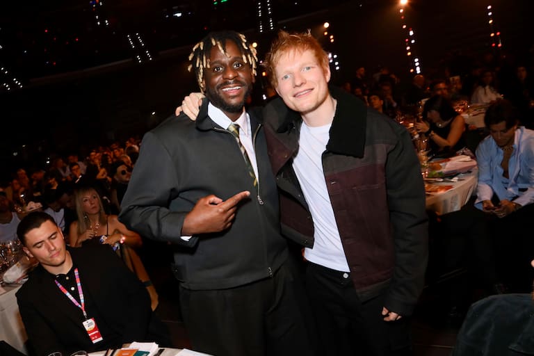 Los cantantes son amigos desde hace tiempo, pero anoche vivieron un momento mágico en LOS40 Music Awards Santander 2025