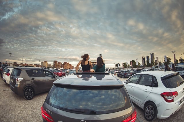 Fans en el Autocine de Madrid RACE