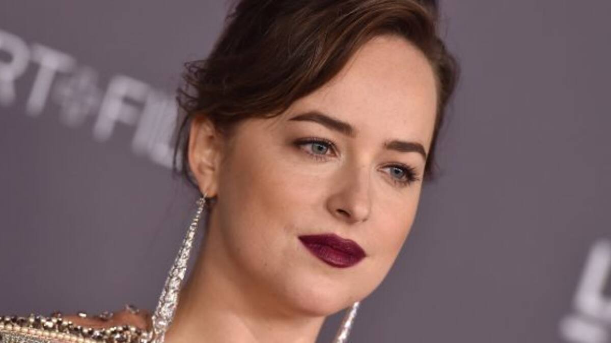 Descubrieron a la protagonista de “50 sombras de Grey” en el recital de Coldplay