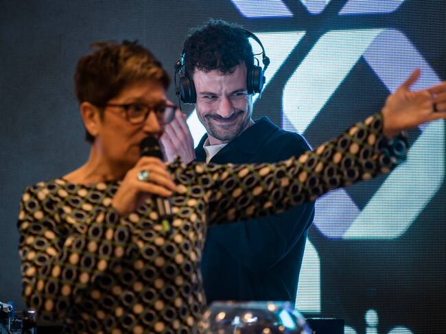 Juan Borrás DJ y compañero de Morning Box estuvo poniendo música a la noche.