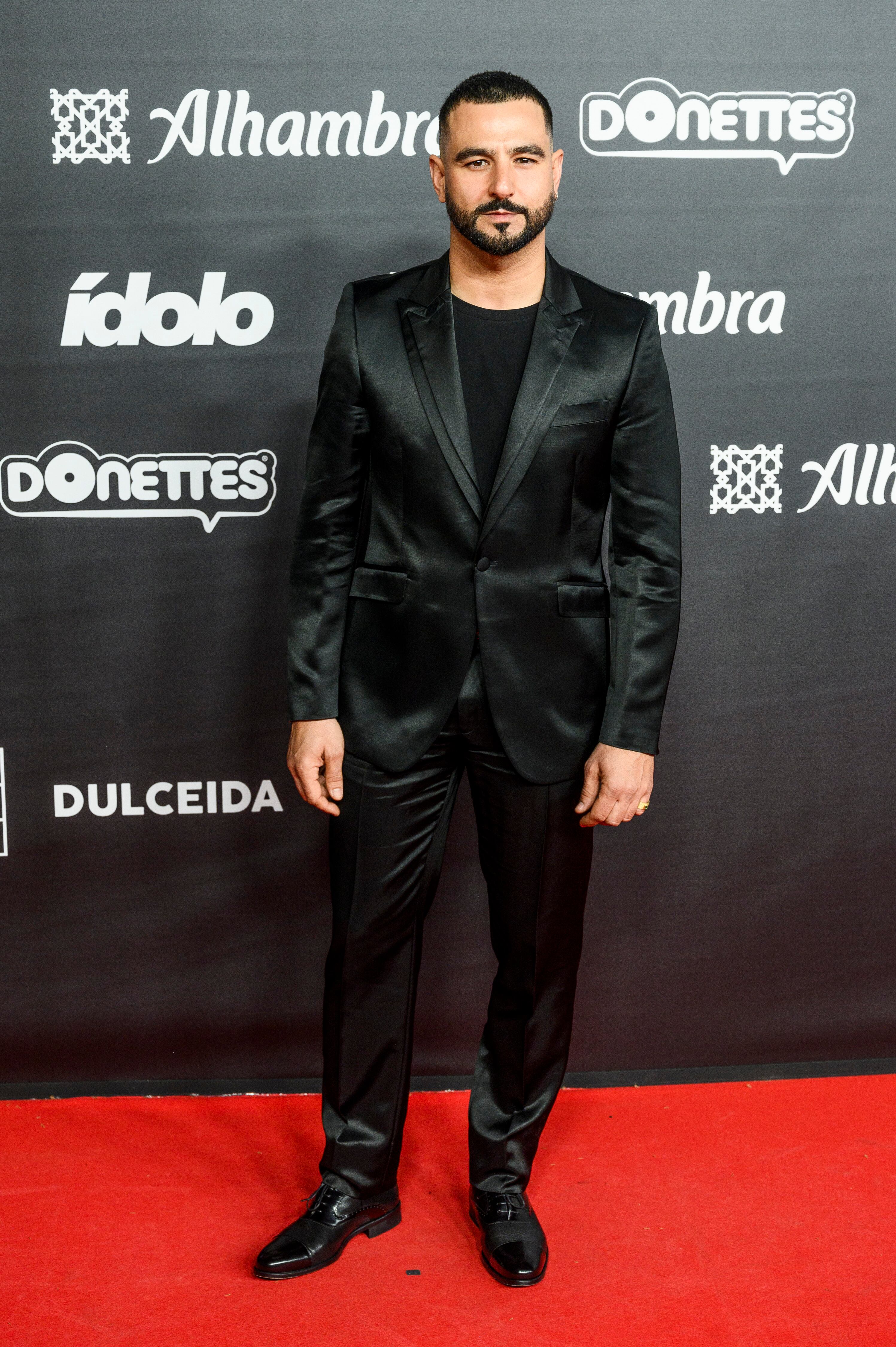 No es la primera vez que vemos al actor en esta alfombra y siempre luciendo traje como todo un gentleman. Antonio Velázquez sabe lo que le sienta bien.