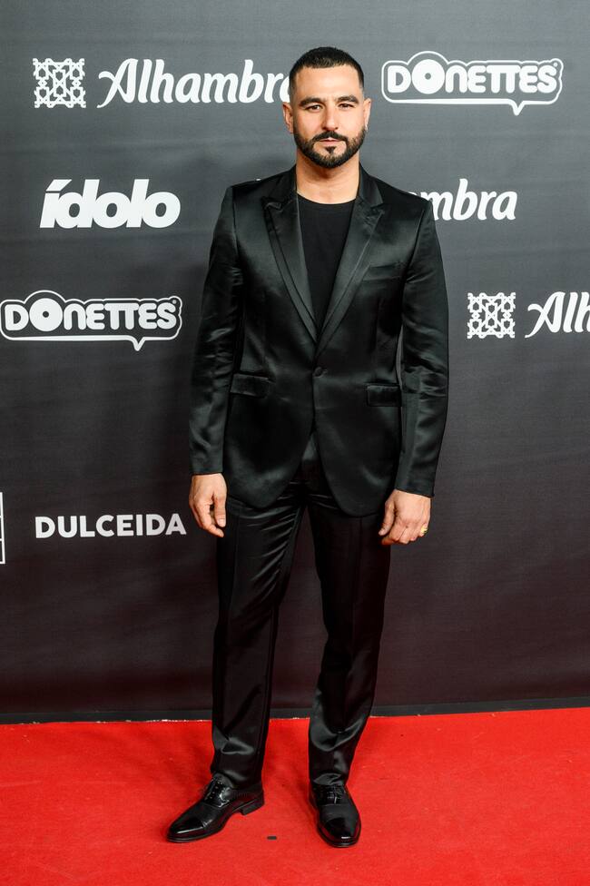 No es la primera vez que vemos al actor en esta alfombra y siempre luciendo traje como todo un gentleman. Antonio Velázquez sabe lo que le sienta bien.